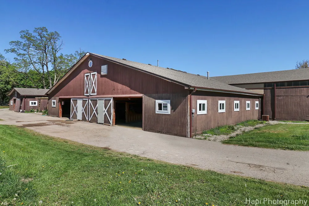 23 W County Line Rd, Barrington Hills, IL 60010