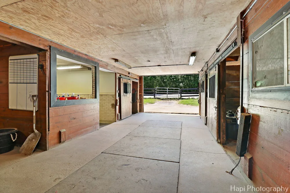 23 W County Line Rd, Barrington Hills, IL 60010