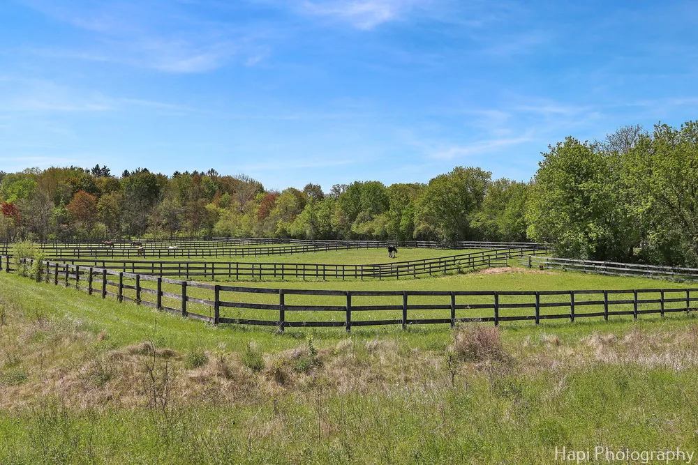 23 W County Line Rd, Barrington Hills, IL 60010