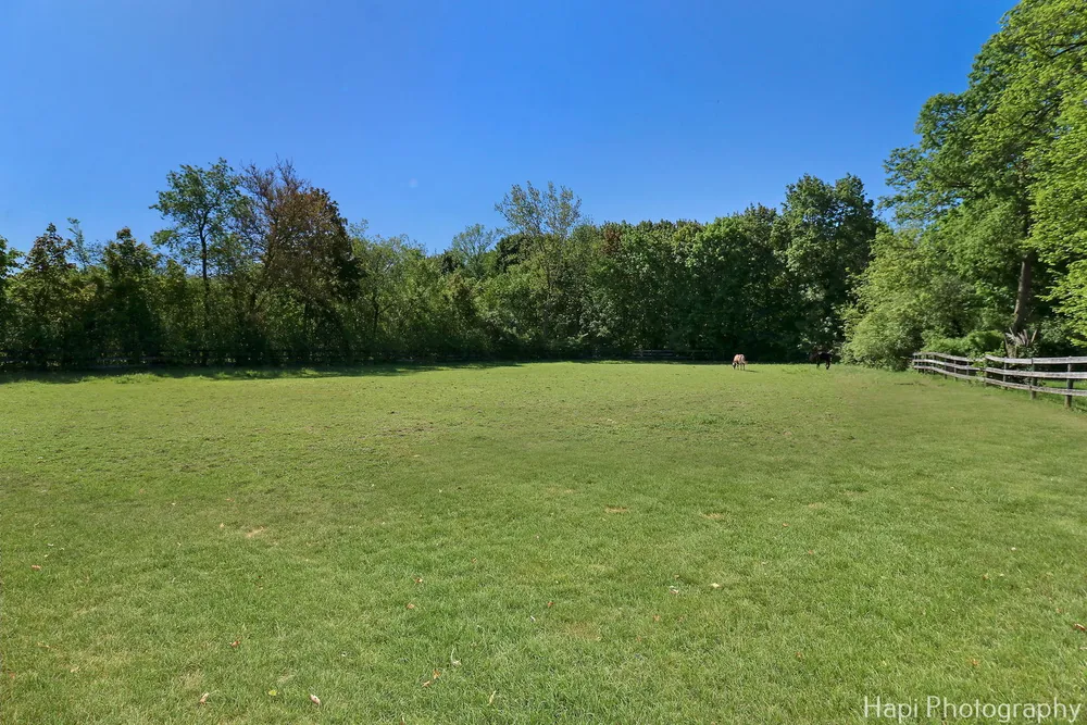23 W County Line Rd, Barrington Hills, IL 60010