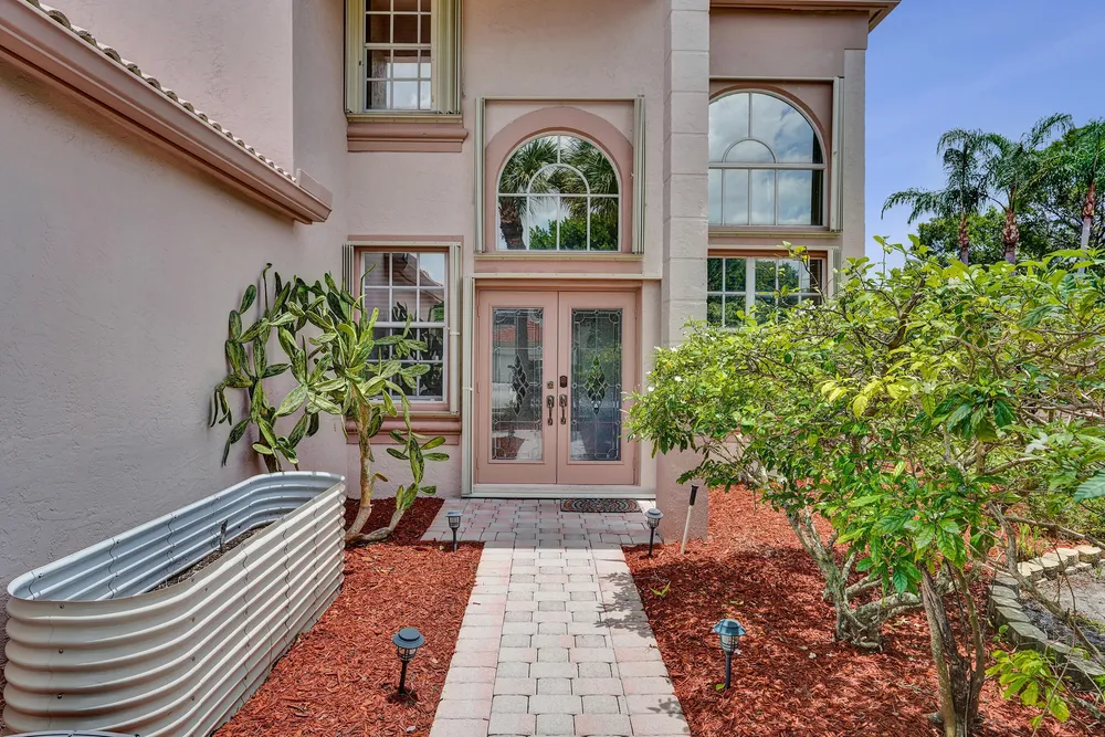 7553 Sally Lyn Ln, Lake Worth Beach, FL 33467