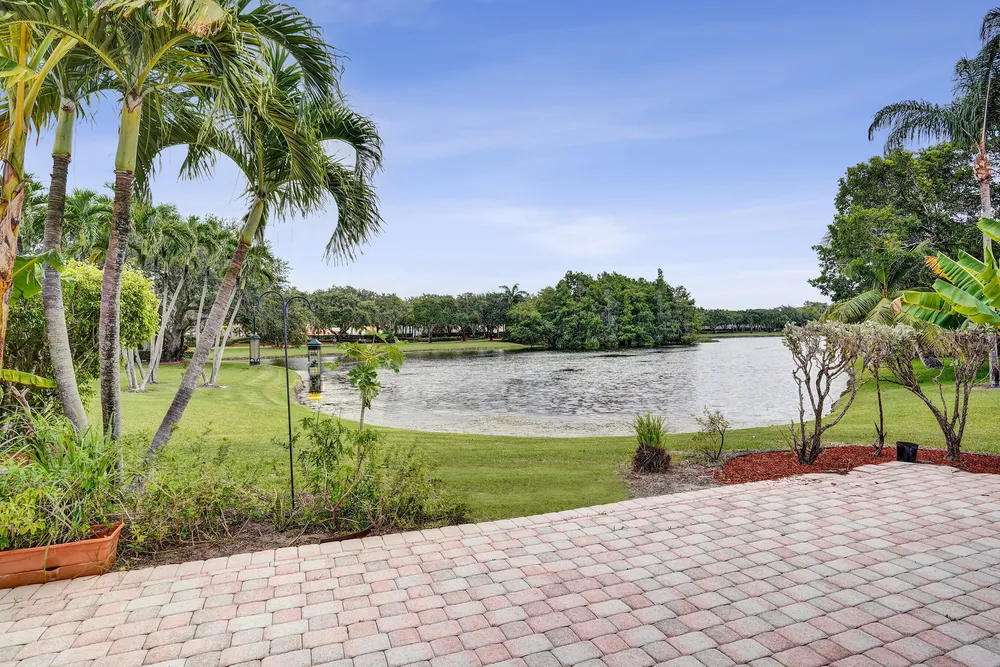 7553 Sally Lyn Ln, Lake Worth Beach, FL 33467
