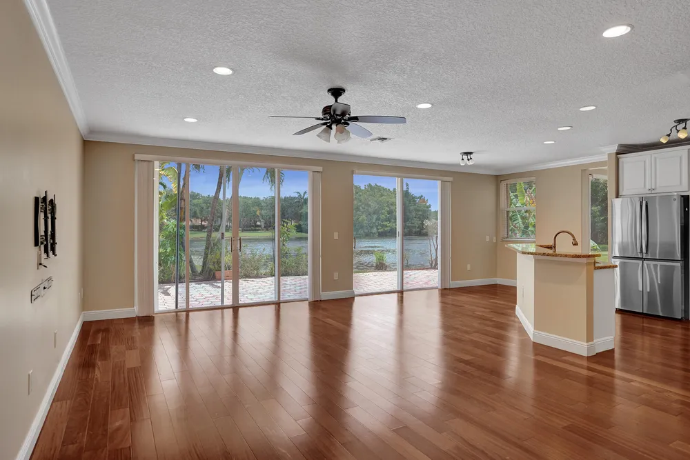 7553 Sally Lyn Ln, Lake Worth Beach, FL 33467