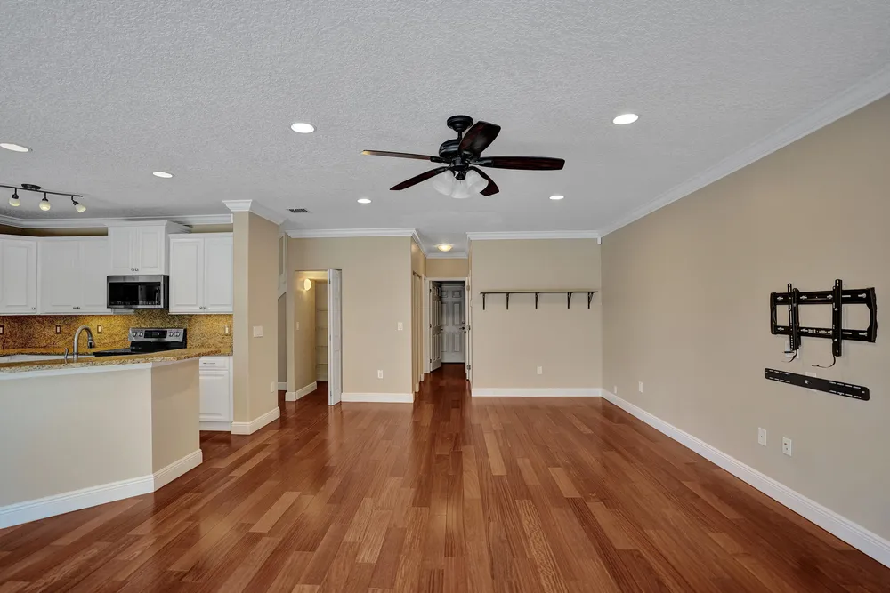 7553 Sally Lyn Ln, Lake Worth Beach, FL 33467