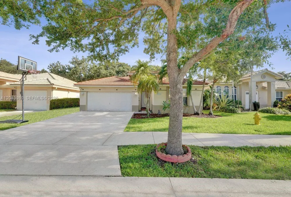 14003 N Cypress Cove Cir, Davie, FL 33325