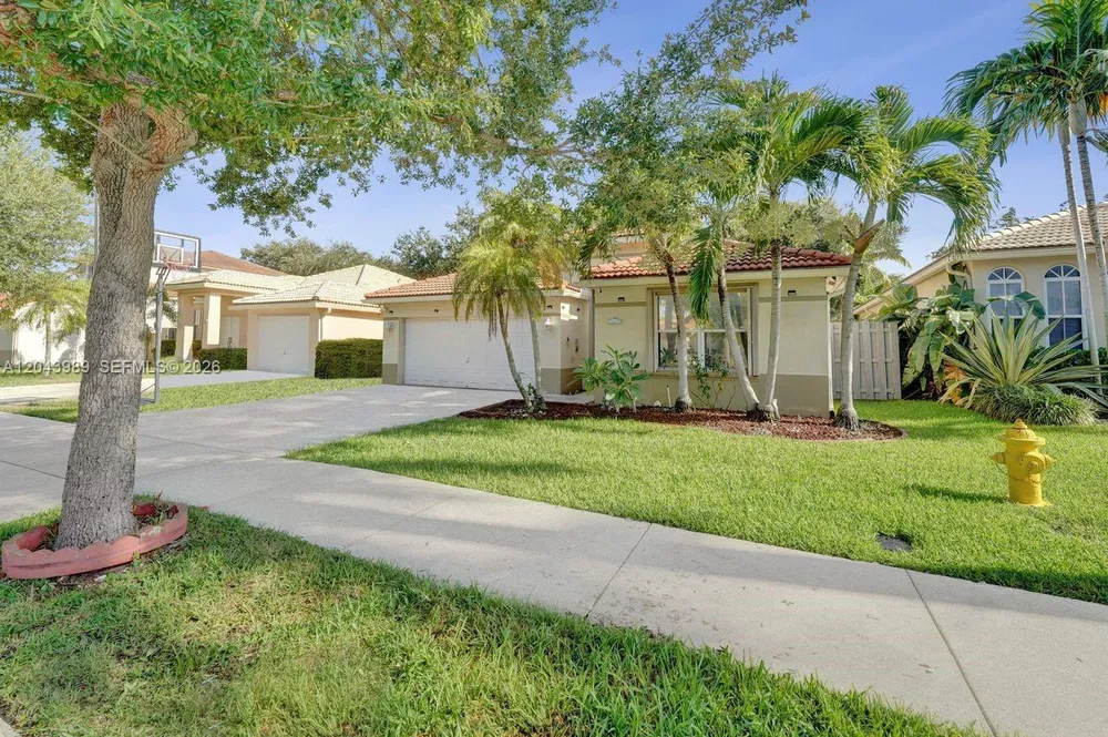 14003 N Cypress Cove Cir, Davie, FL 33325