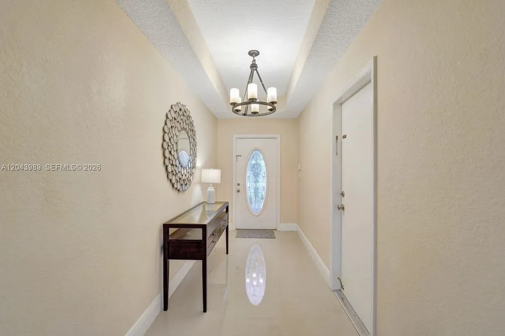 14003 N Cypress Cove Cir, Davie, FL 33325