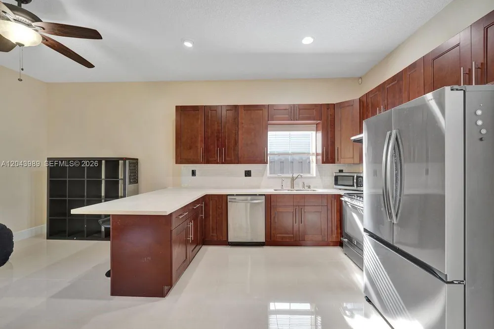 14003 N Cypress Cove Cir, Davie, FL 33325