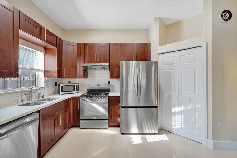 14003 N Cypress Cove Cir, Davie, FL 33325