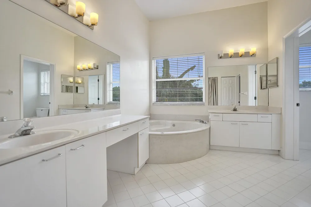 7553 Sally Lyn Ln, Lake Worth Beach, FL 33467