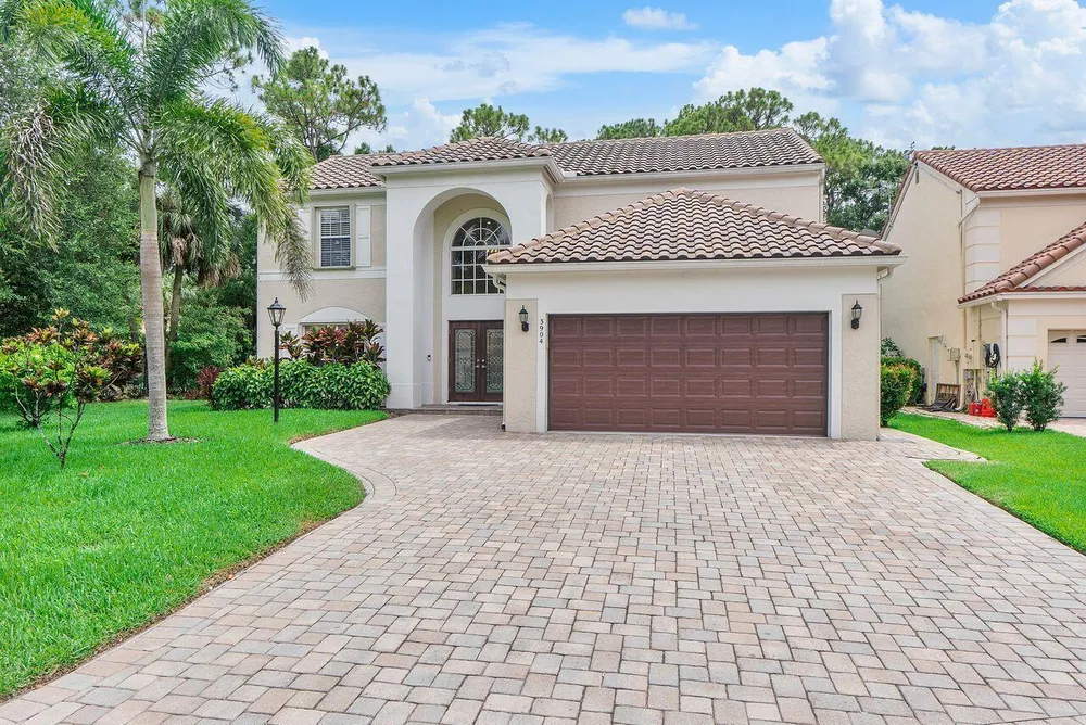 3904 Sanctuary Dr, Coral Springs, FL 33065