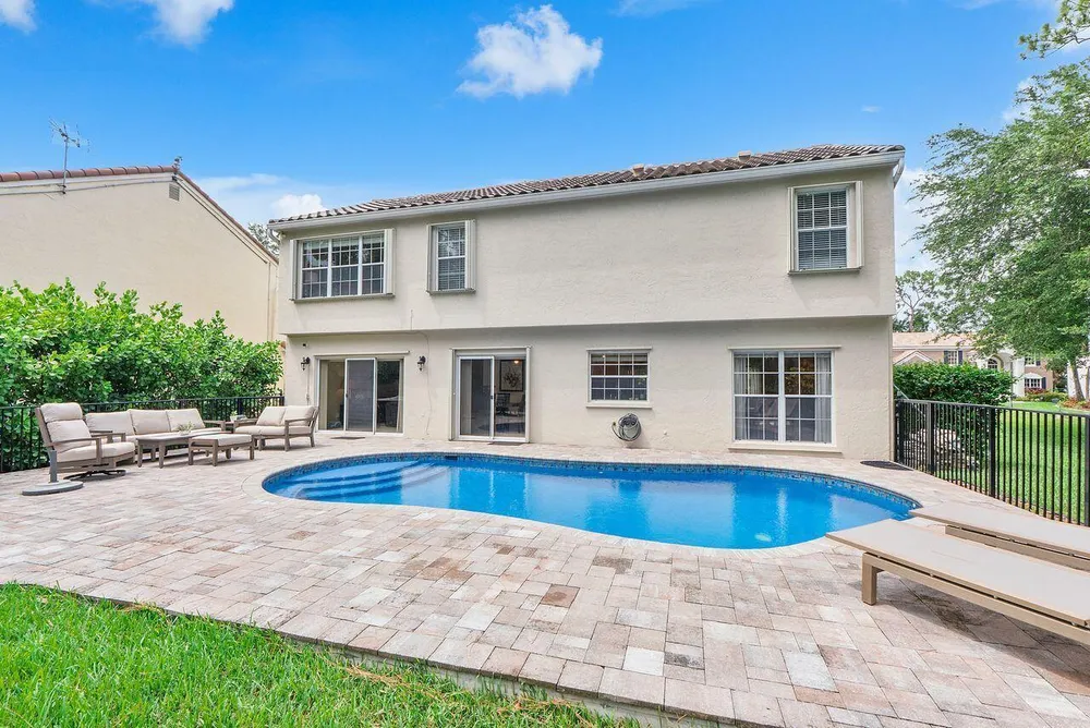 3904 Sanctuary Dr, Coral Springs, FL 33065