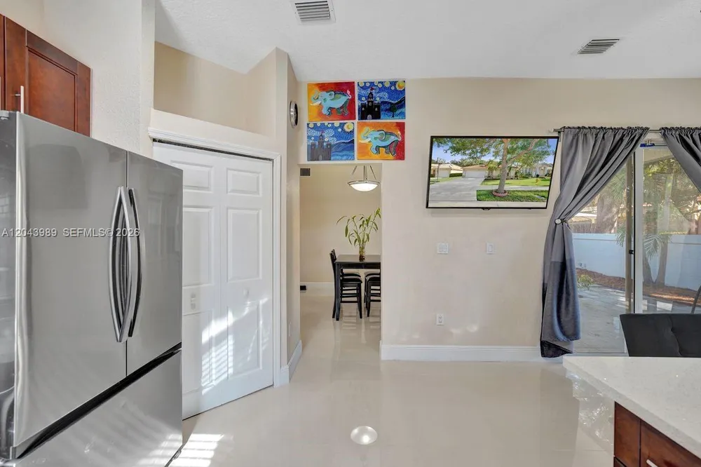 14003 N Cypress Cove Cir, Davie, FL 33325