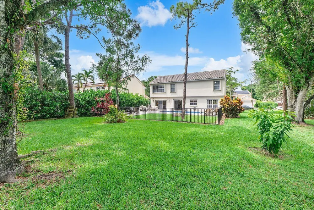 3904 Sanctuary Dr, Coral Springs, FL 33065
