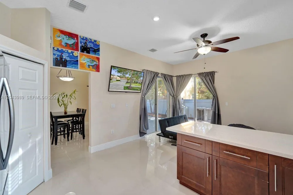 14003 N Cypress Cove Cir, Davie, FL 33325