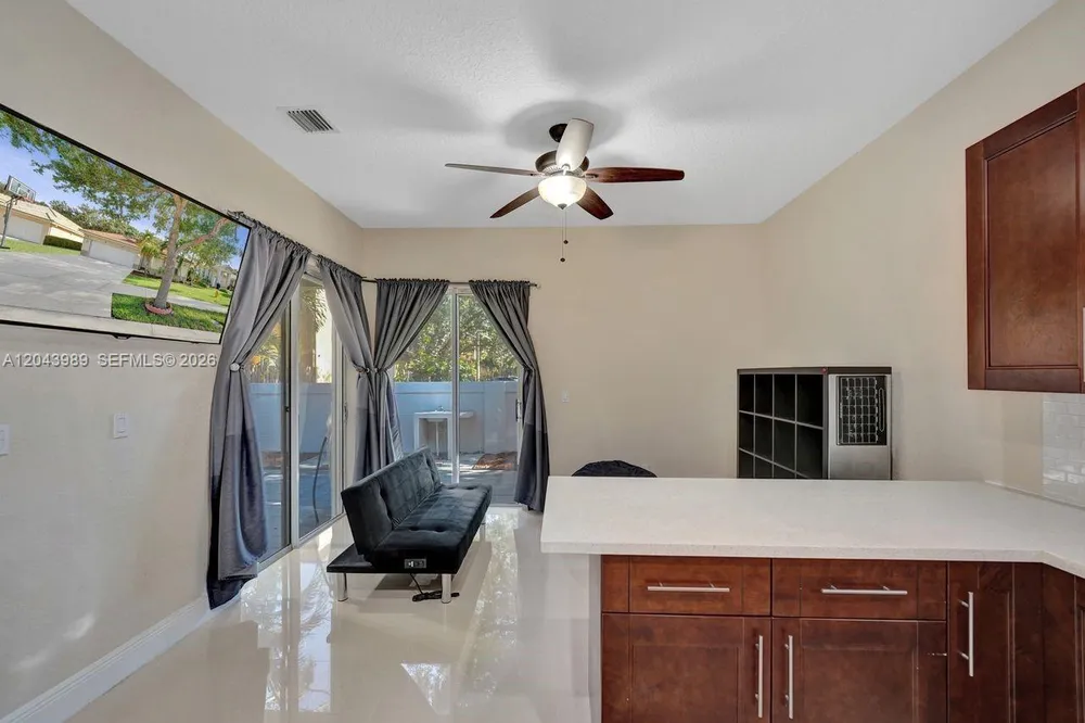 14003 N Cypress Cove Cir, Davie, FL 33325