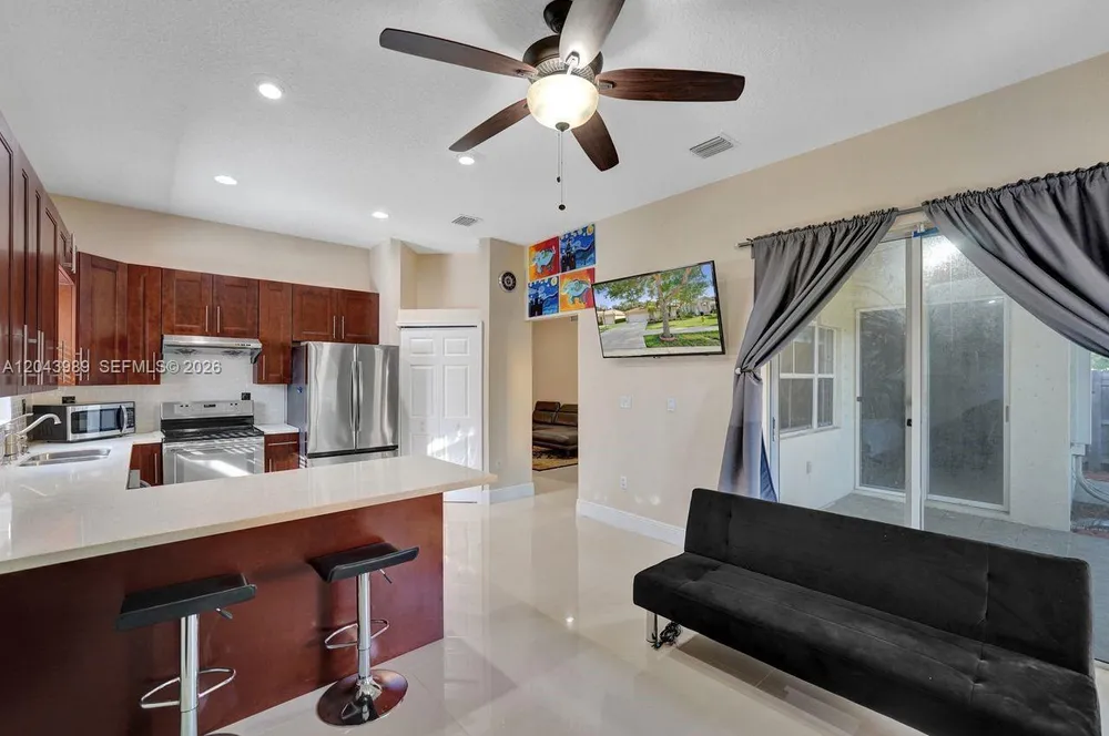 14003 N Cypress Cove Cir, Davie, FL 33325