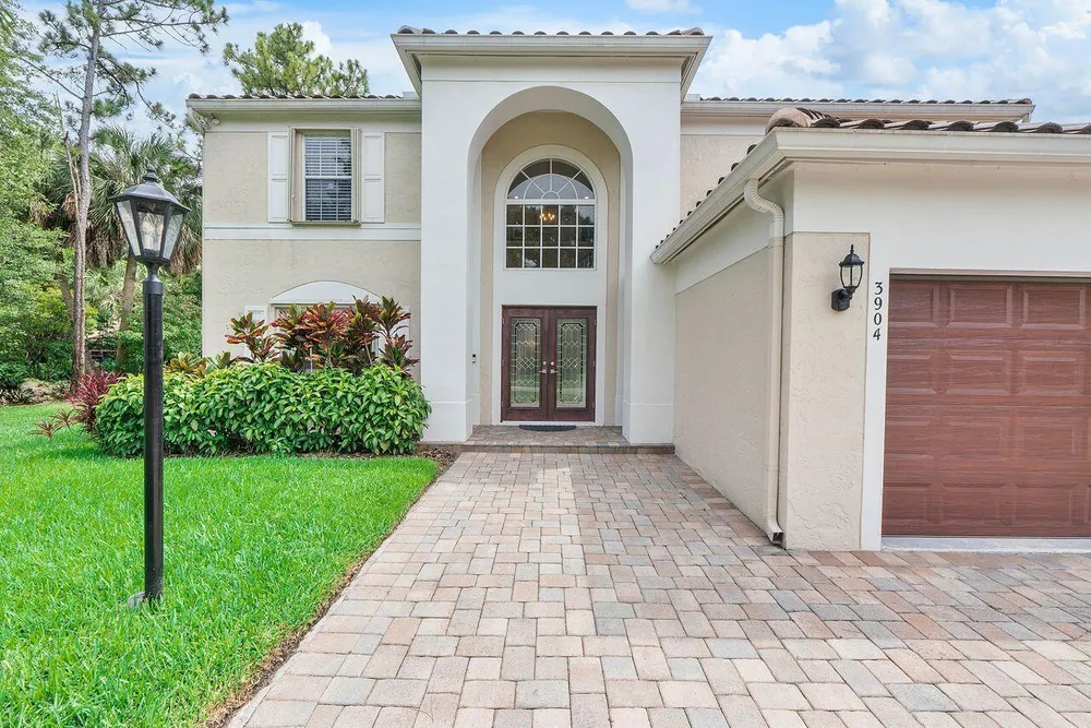 3904 Sanctuary Dr, Coral Springs, FL 33065