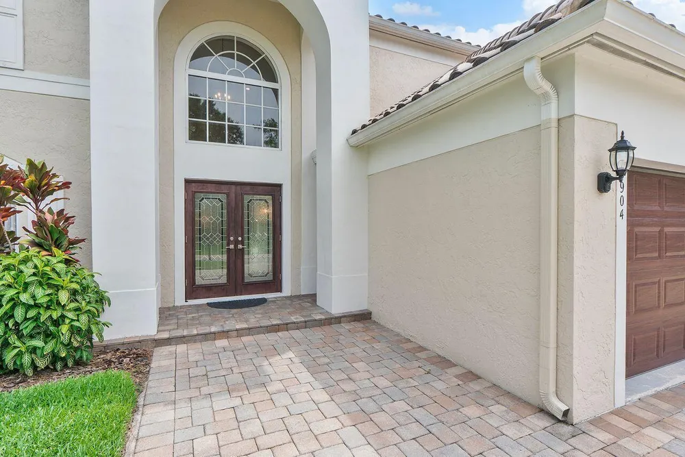 3904 Sanctuary Dr, Coral Springs, FL 33065