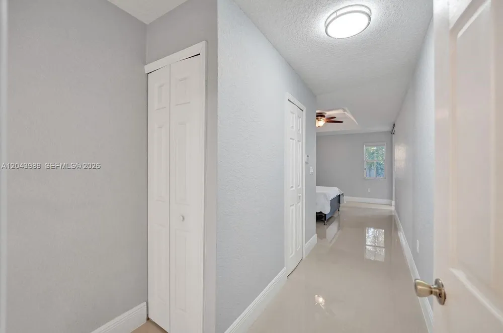 14003 N Cypress Cove Cir, Davie, FL 33325