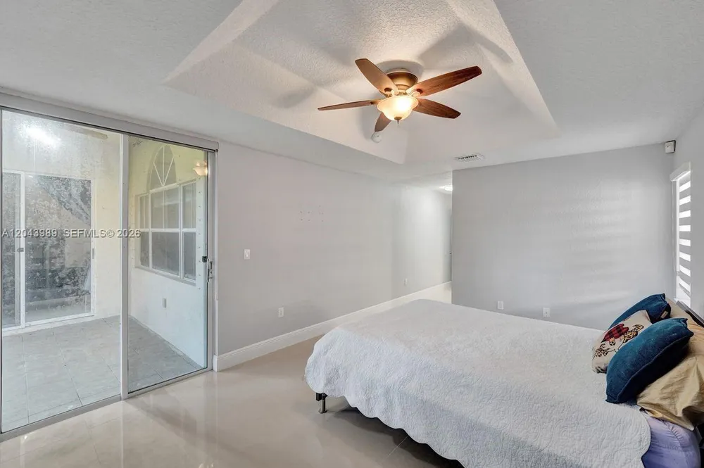 14003 N Cypress Cove Cir, Davie, FL 33325