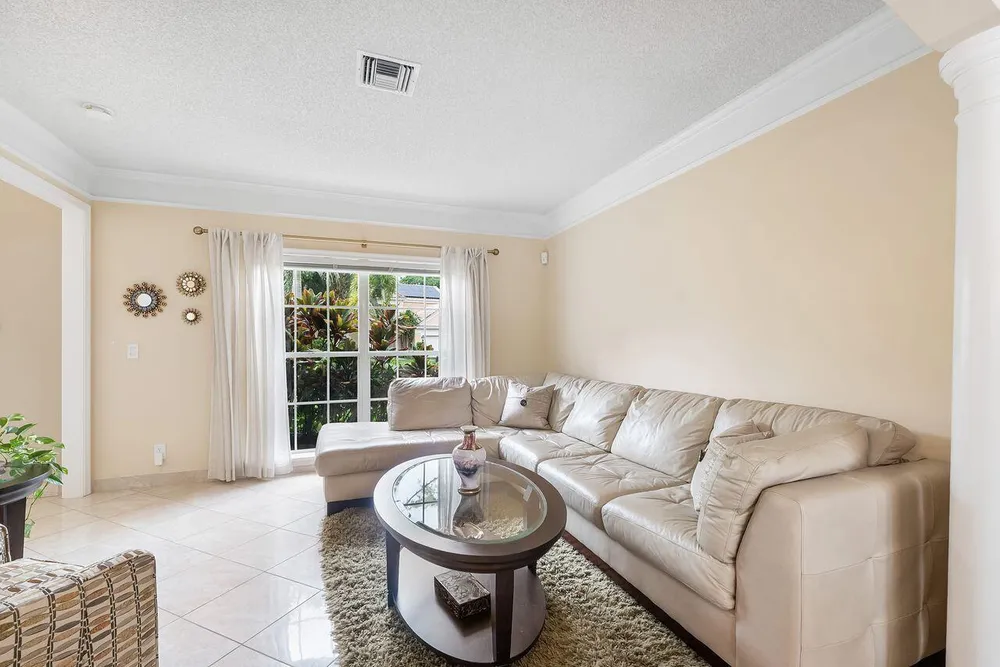 3904 Sanctuary Dr, Coral Springs, FL 33065