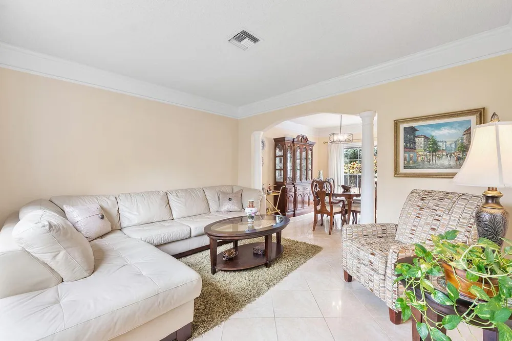 3904 Sanctuary Dr, Coral Springs, FL 33065