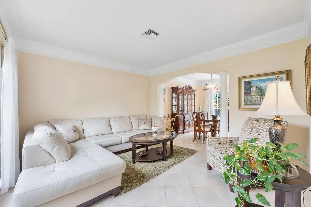 3904 Sanctuary Dr, Coral Springs, FL 33065