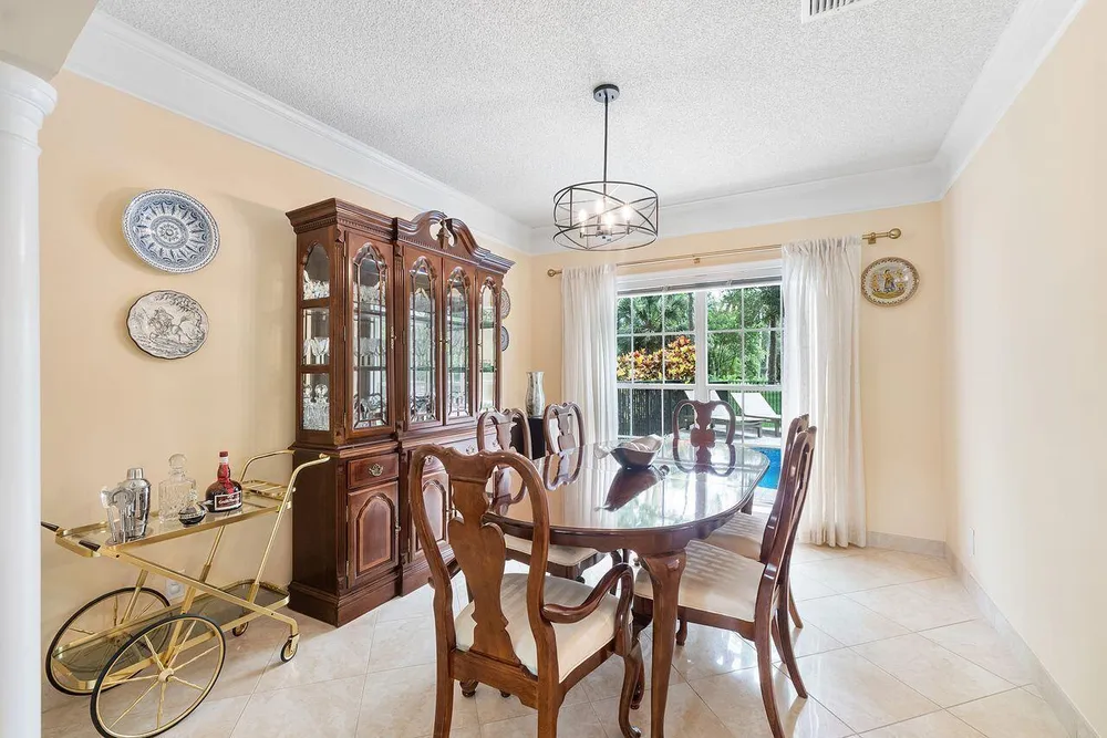 3904 Sanctuary Dr, Coral Springs, FL 33065