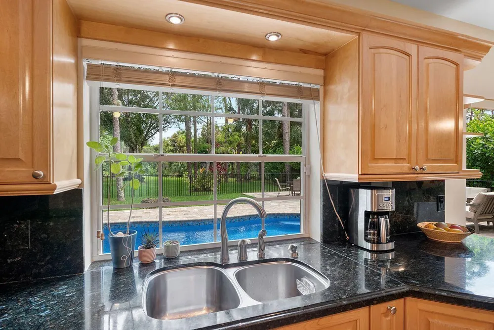 3904 Sanctuary Dr, Coral Springs, FL 33065