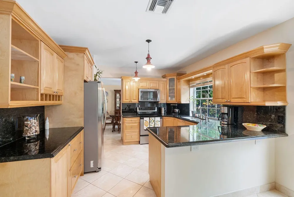 3904 Sanctuary Dr, Coral Springs, FL 33065
