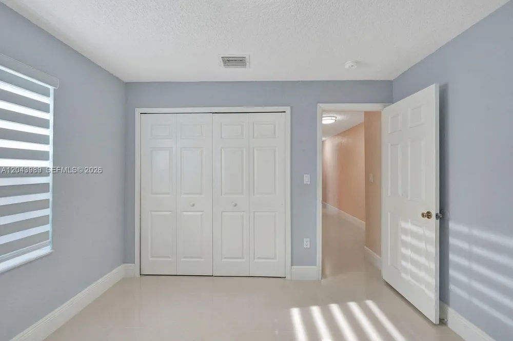 14003 N Cypress Cove Cir, Davie, FL 33325
