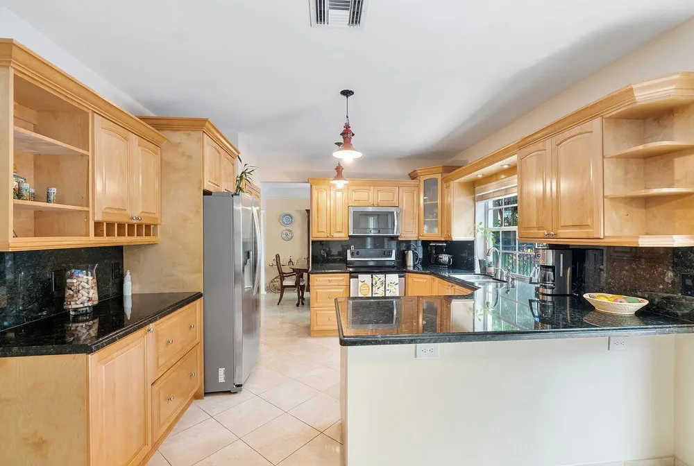 3904 Sanctuary Dr, Coral Springs, FL 33065