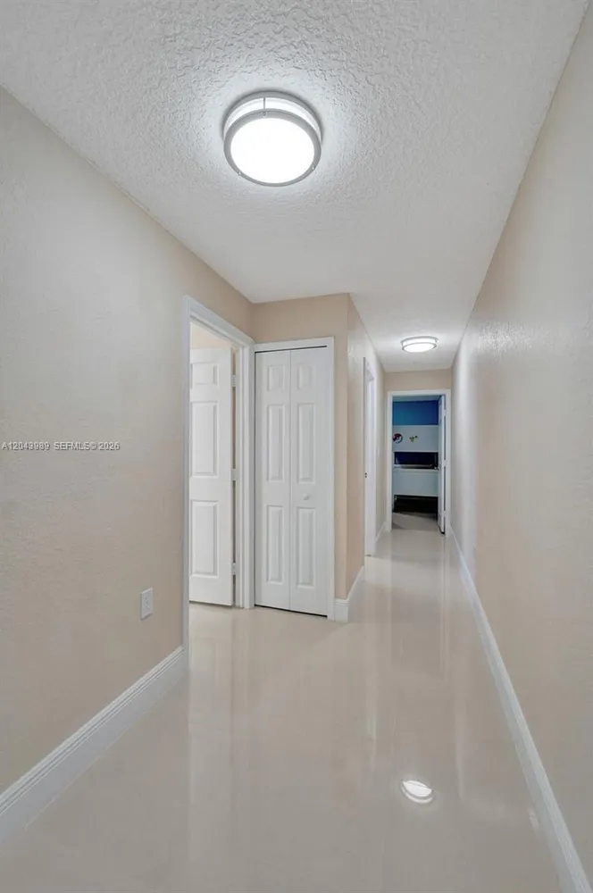 14003 N Cypress Cove Cir, Davie, FL 33325