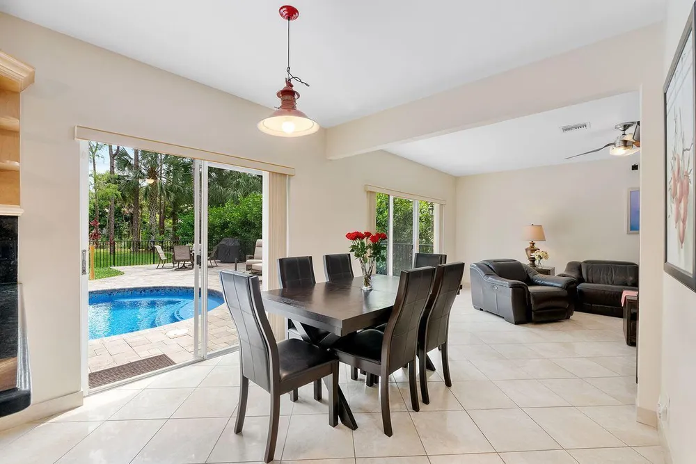 3904 Sanctuary Dr, Coral Springs, FL 33065