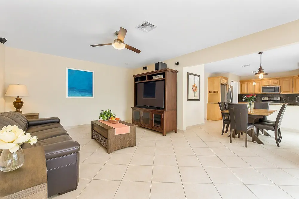 3904 Sanctuary Dr, Coral Springs, FL 33065