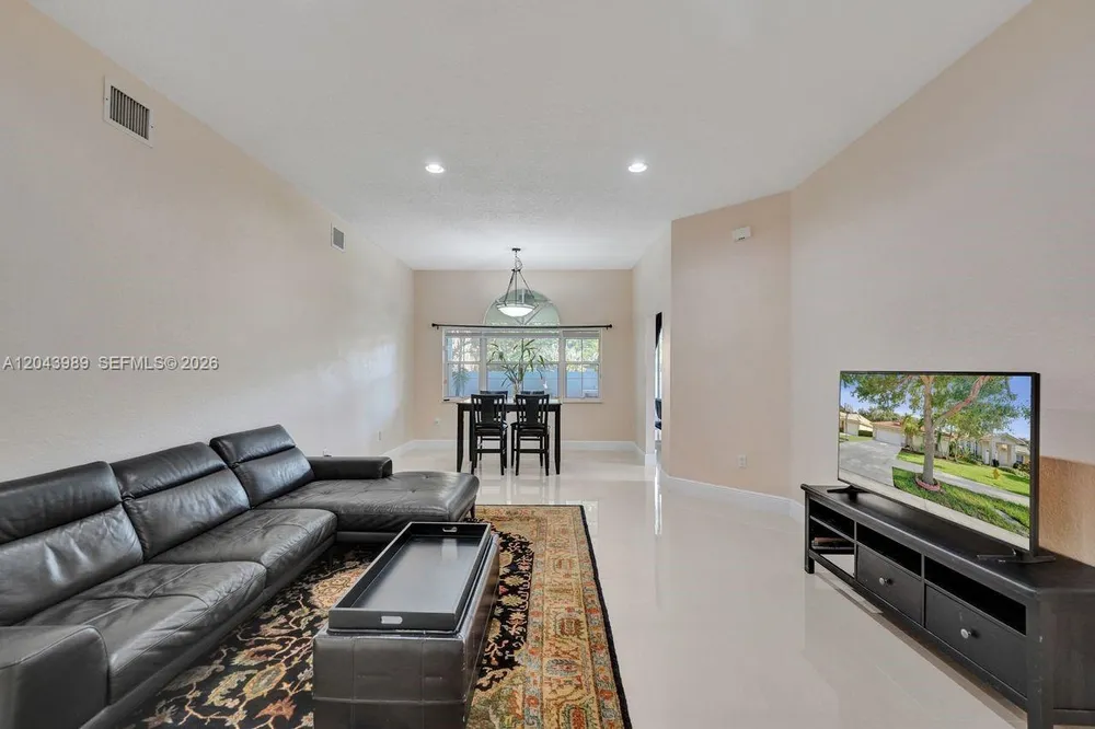 14003 N Cypress Cove Cir, Davie, FL 33325