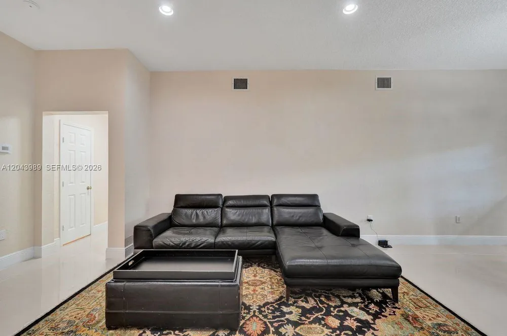 14003 N Cypress Cove Cir, Davie, FL 33325