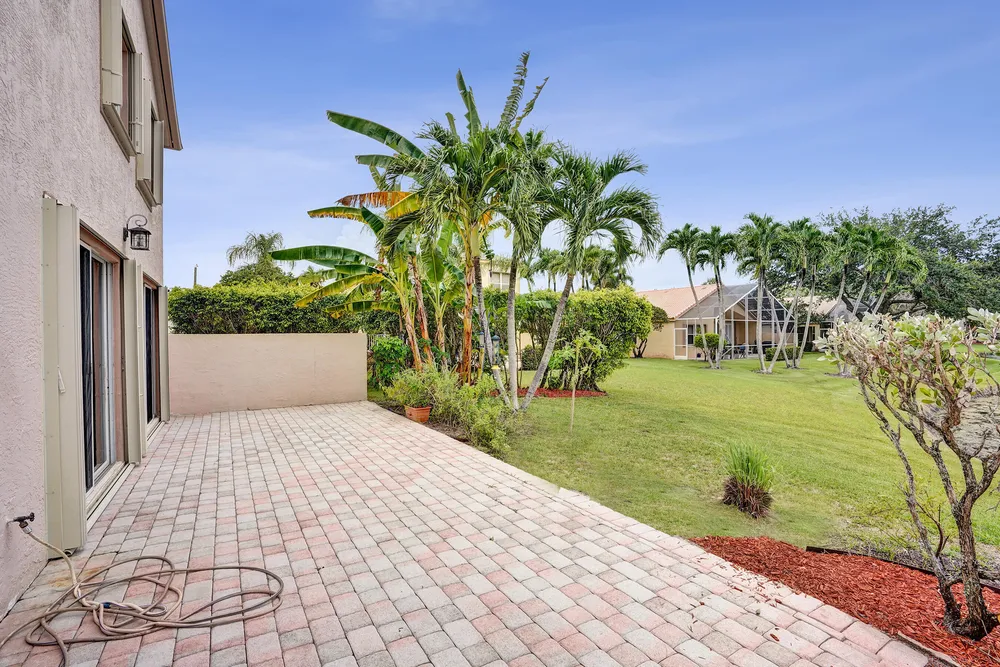 7553 Sally Lyn Ln, Lake Worth Beach, FL 33467