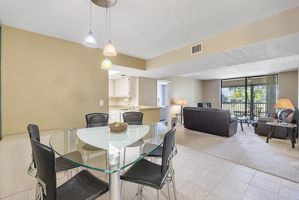 5530 NW 44th St, Lauderhill, FL 33319
