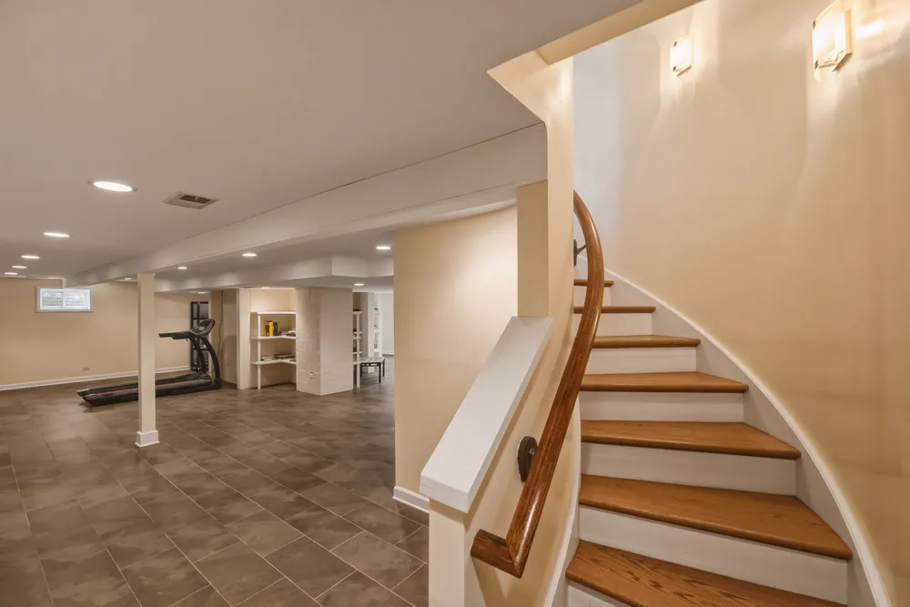 568 Plymouth Dr, Inverness, IL 60067