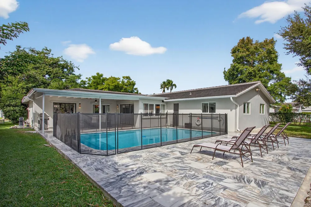 2421 NW 114th Ave, Coral Springs, FL 33065