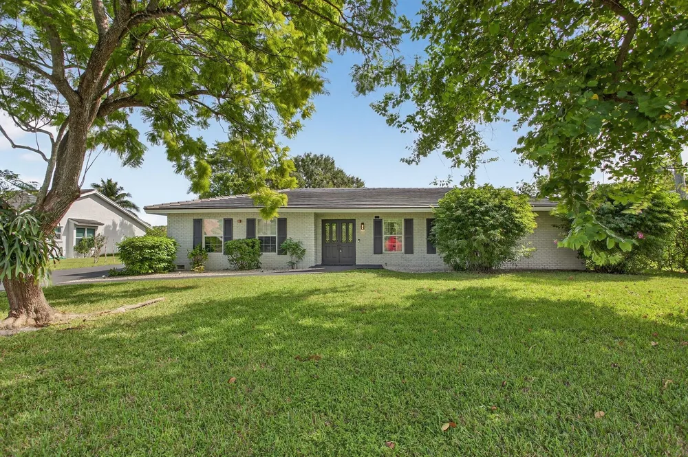2421 NW 114th Ave, Coral Springs, FL 33065