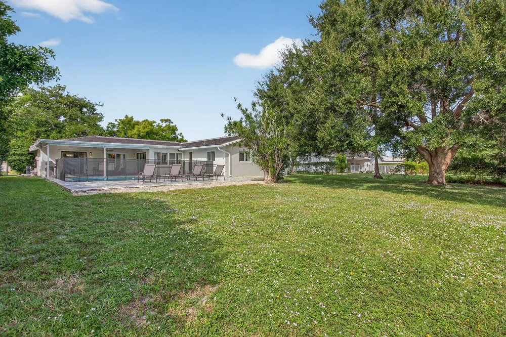 2421 NW 114th Ave, Coral Springs, FL 33065