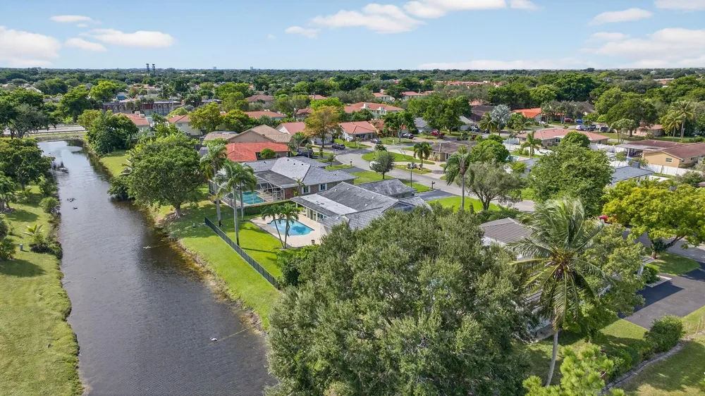 2421 NW 114th Ave, Coral Springs, FL 33065