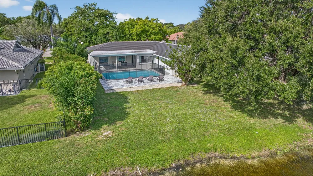 2421 NW 114th Ave, Coral Springs, FL 33065