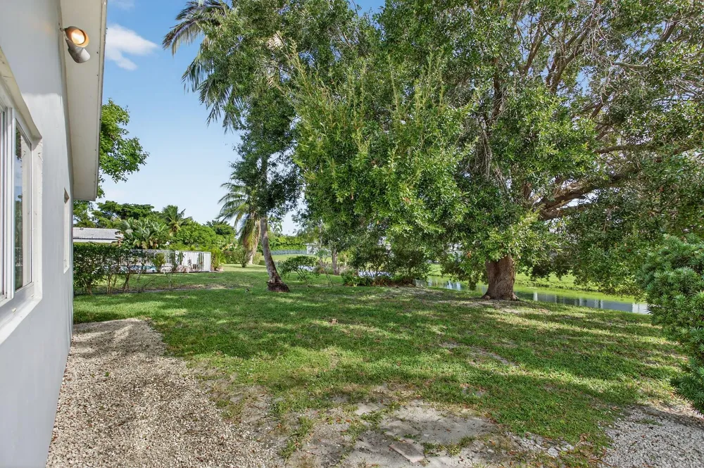 2421 NW 114th Ave, Coral Springs, FL 33065