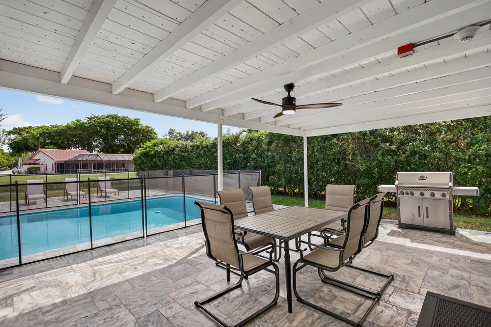 2421 NW 114th Ave, Coral Springs, FL 33065