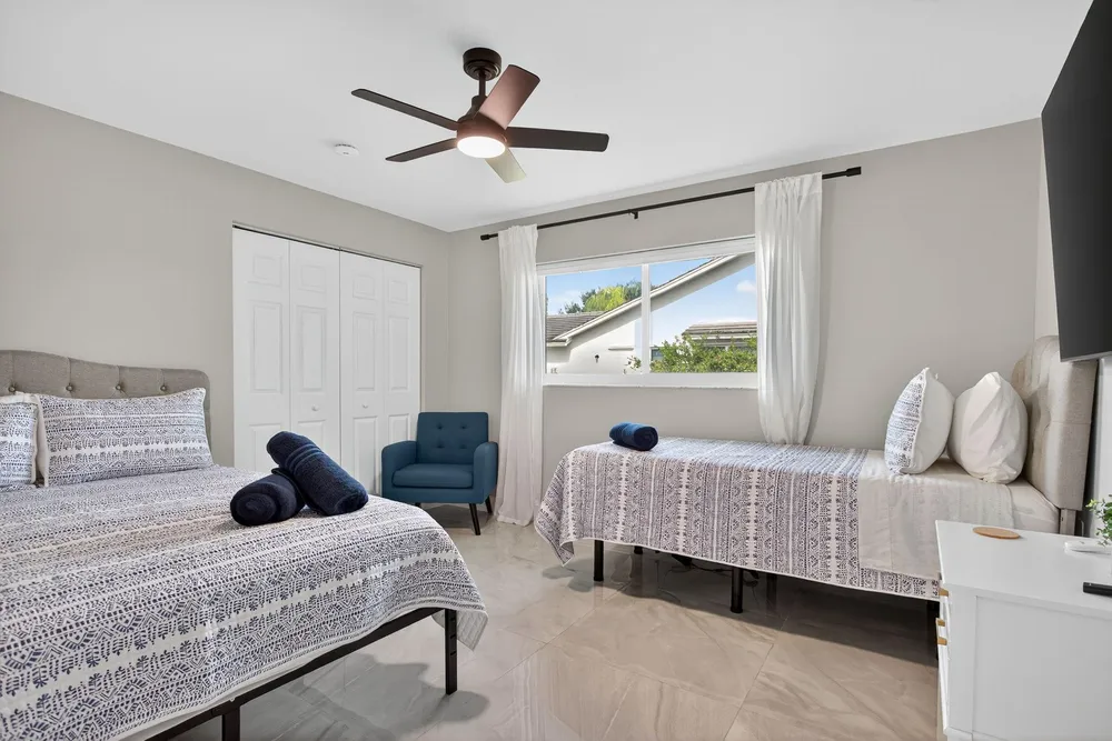 2421 NW 114th Ave, Coral Springs, FL 33065
