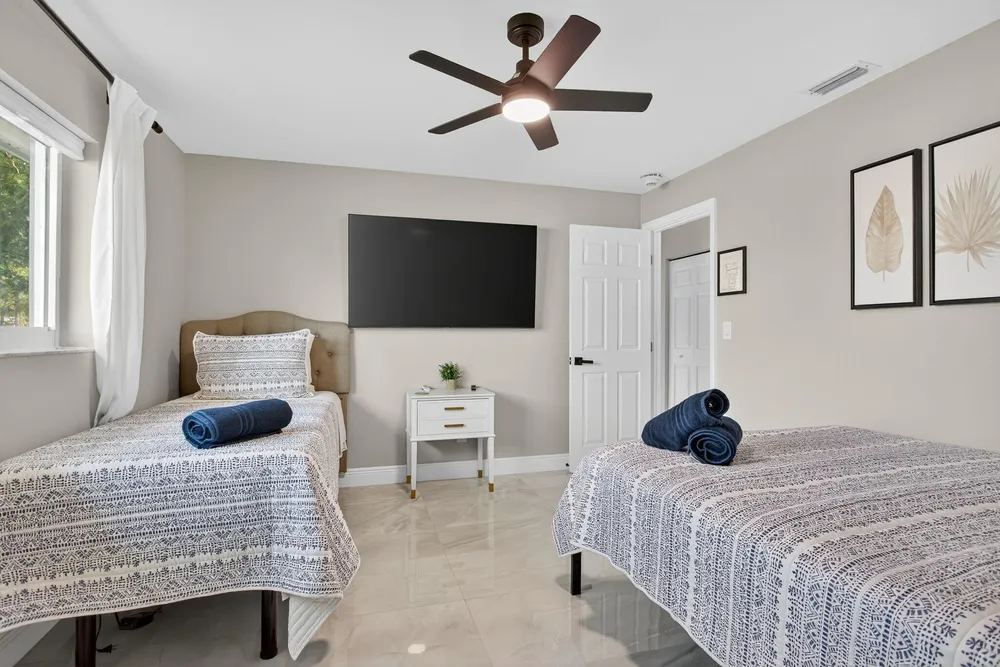 2421 NW 114th Ave, Coral Springs, FL 33065
